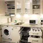 Premium Classical Apartment With Free Parking